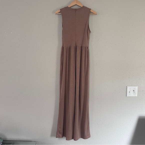 Cider Brown Sleeveless Jumpsuit - Picture 5 of 8